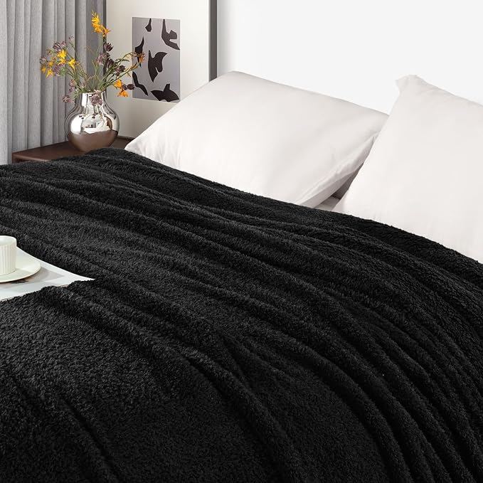 Exclusivo Mezcla Fleece Twin Size Blanket for Couch and Bed, 60" x 80" | Super Soft and Cozy Fluffy Blanket for Women, Lightweight and Fuzzy Blanket for Teens Back to School, All Season, Black
