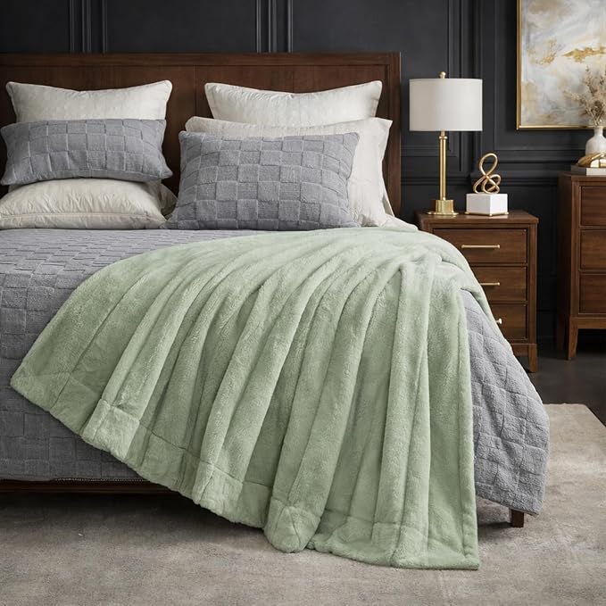 Cozy Bliss Deluxe Sheared Rabbit Faux Fur Throw Blanket, Soft Fuzzy High-Low Sculpted Plush Blanket for Couch, Cozy Home Accent, All Season Use, Green 50"x60"