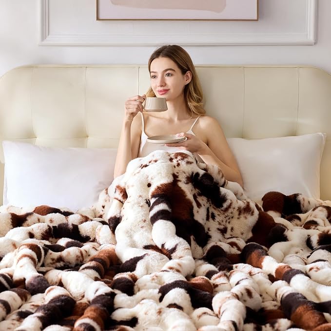 Anysay Faux Fur Throw Blanket, 1000GSM Fluffy Soft Bubble Blanket 50''*60'' | Cozy Plush Warm and Thick Blanket for Couch Bed, Fuzzy Rabbit Throw for Living Room Bedroom Cow Brown