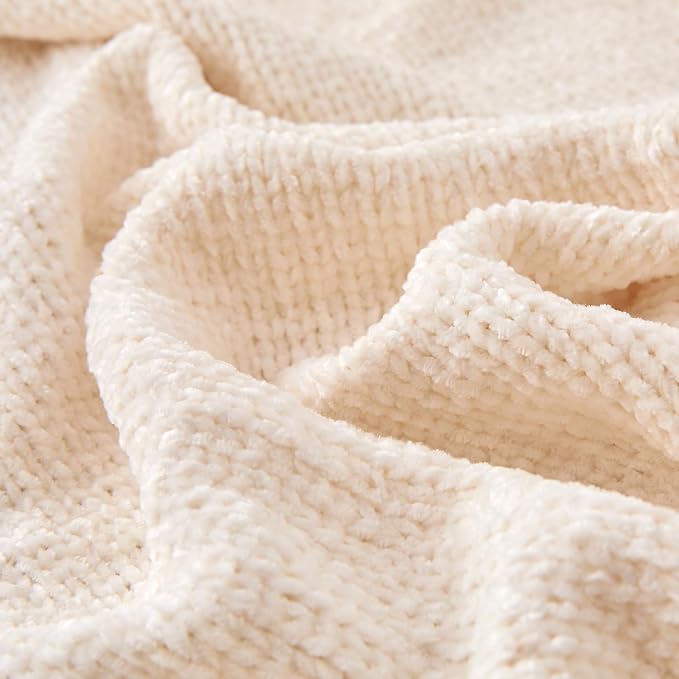 Amazon Basics Chunky Chenille Knit Throw Blanket for Couch, Bed and Sofa, Soft and Warm Lightweight Jersey, 50"×60", White