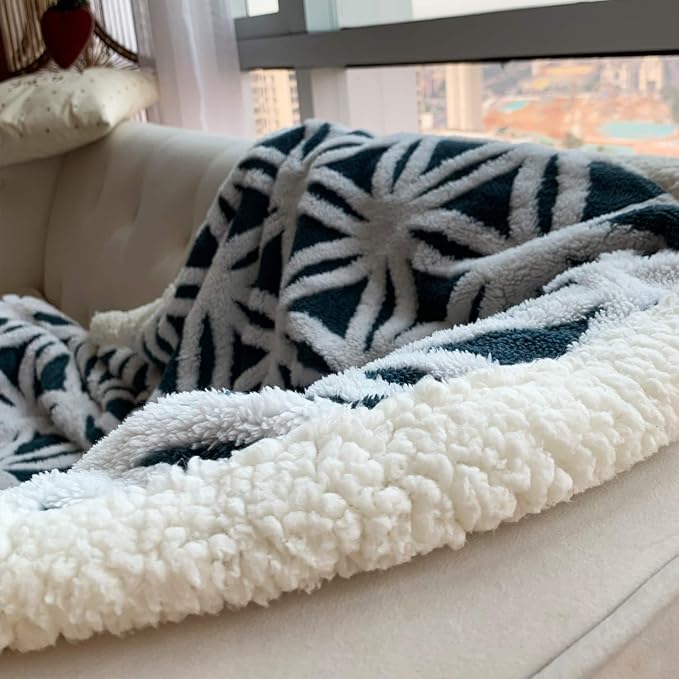 LOMAO Sherpa Fleece Blanket Gifts for Mom Dad Cozy Soft Throw Blanket for Women Men Birthday Gifts Dual Sided Couch Sofa Bed Blanket (Navy, 90''x110'')