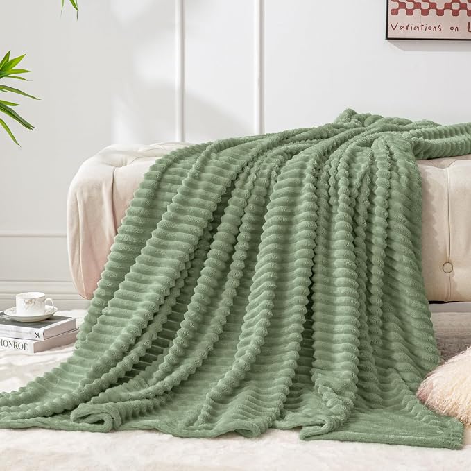 BEDELITE 3D Ribbed Sage Grey Green Fleece Twin Blanket for Bed, 60x80 Inch | Soft Warm Decorative Fluffy Blanket, Cozy Plush Lightweight Fuzzy Throw Blanket for Couch Sofa Room Decor, Gift for Women