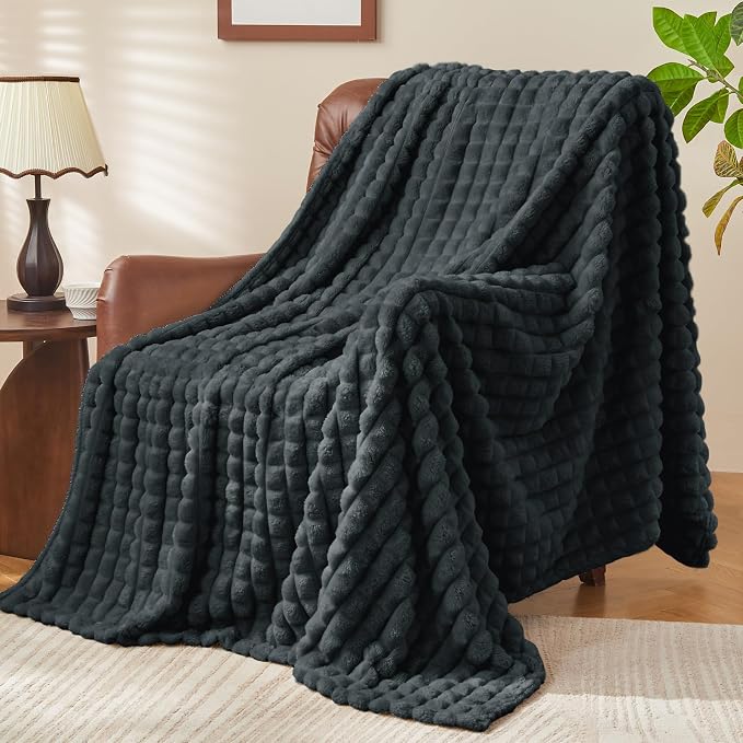 BEDELITE Update Black Checked Fleece Twin Throw Blanket for Bed, 60x80 Inch | Soft Warm Fuzzy Fluffy Blanket for Couch Sofa, Lightweight Plush Cozy Throws for Home Room Decor, Gift for Women, All Season