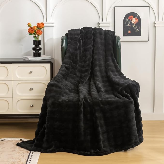 YUSOKI 3D Fleece Bubble Throw Blanket,Black, 50"x60" | Ultra Soft, Non-Shedding, Lightweight for All Season Use, stays fluffy after repeated washes, Perfect Gifts, Machine Washable