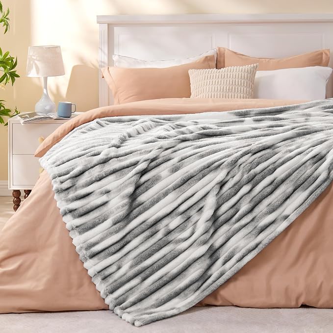BEDELITE Ribbed Twin Blanket for Couch & Bed, Black&White, 60"x80" | Ultra-Soft Plush Fleece, Cozy, Warm Yet Lightweight, Ribbed Texture, Home Decor, Machine Washable, Giftable, All-Season Use