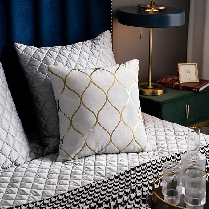 Gold Velvet Throw Pillow Covers Off White: 2 Pack 20x20 Inch Square Decorative Pillow Cases for Bedroom Sofa Couch Living Room