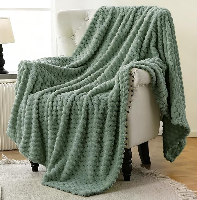 Bnuitland Sage Green Flannel Throw Twin Size Blanket (60X80 inches), 300 GSM Fleece Cozy Warm Soft Home Decor Lightweight Bed Blanket for Adults, Suitable for All Seasons.