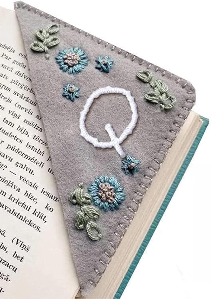 MOTEERLLU Personalized Hand Embroidered Corner Bookmark,Felt Triangle Page Stitched Handmade Bookmark,Unique Cute Flower Letter Embroidery Bookmarks Accessories for Book Lovers(Winter-q)