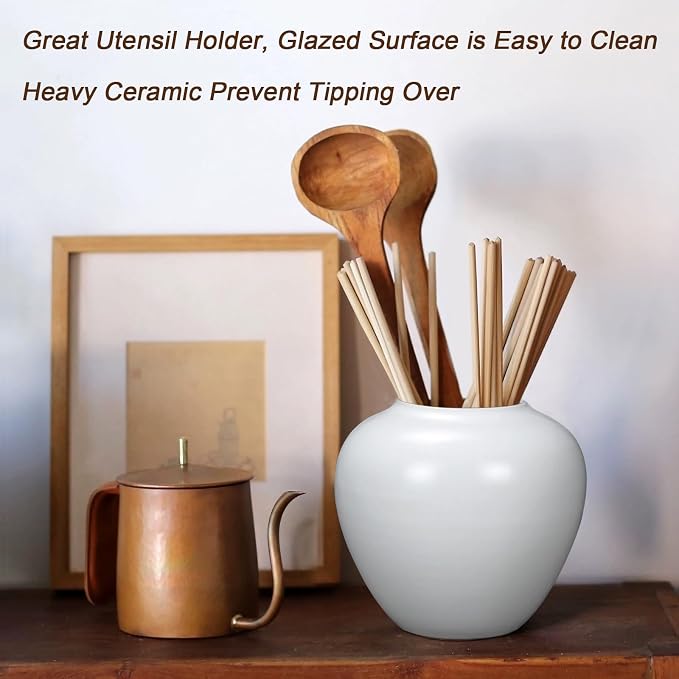 GeLive Short Round White Ceramic Vase Table Centerpiece Moon Jar Jingdezhen Handmade Pottery Vase Glossy Finish Planter Pot Waterproof for Fresh Dried Flower Home Decor Kitchen Utensil Holder