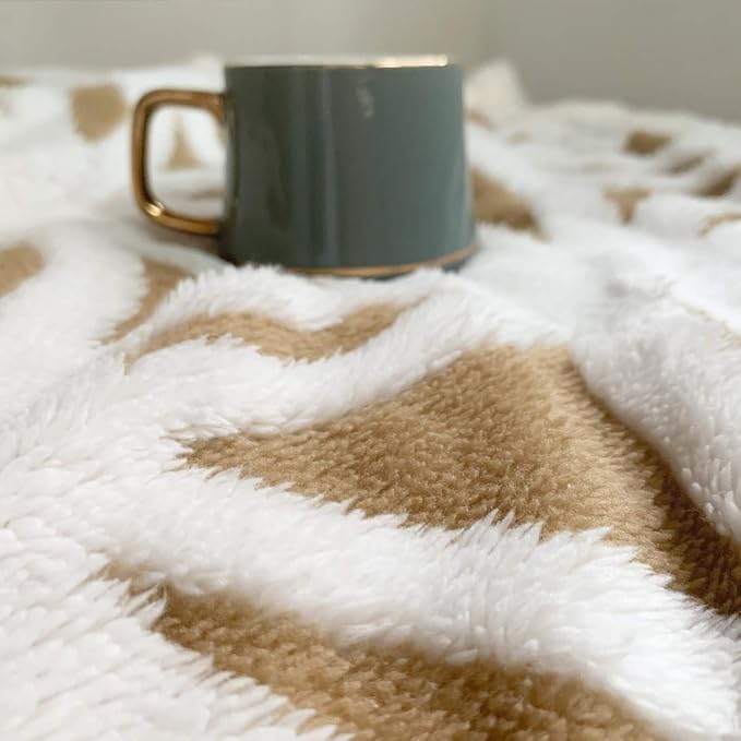 LOMAO Sherpa Fleece Blanket Gifts for Mom Dad Cozy Soft Throw Blanket for Women Men Birthday Gifts Dual Sided Couch Sofa Bed Blanket (Khaki, 60''x80'')