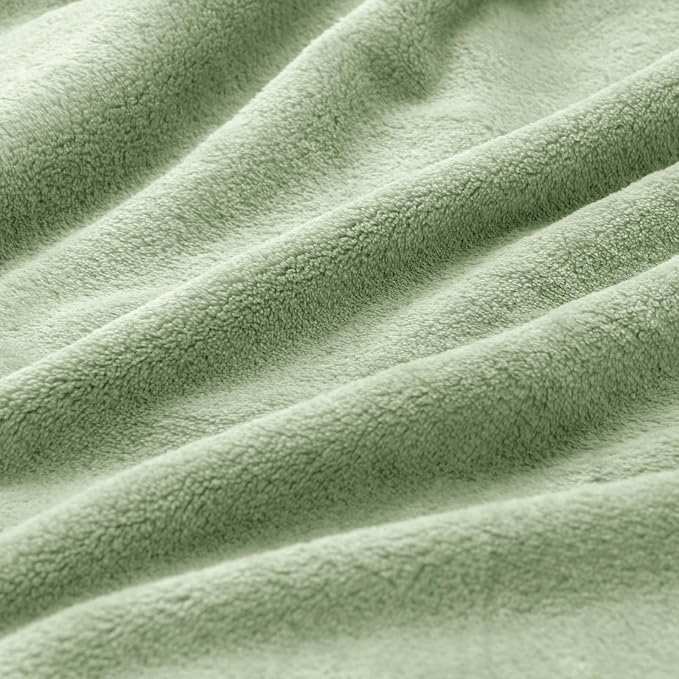 BEDELITE Fleece Blanket Soft Plush Twin Size Blanket Sage Green 60"x80" | Ultra Soft Fleece, Plush Microfiber, Lightweight Warmth, All Season Comfort, Fade Resistant, Machine Washable, Couch Sofa Bed