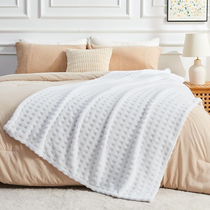 NEWCOSPLAY 3D Waffle Checkered Flannel Throw Blanket, White, 50"x70" | Super Soft Cute Lightweight Decorative Premium Silky Fleece Blanket for Couch Sofa Bed, Gift for Women Men, All Season Use
