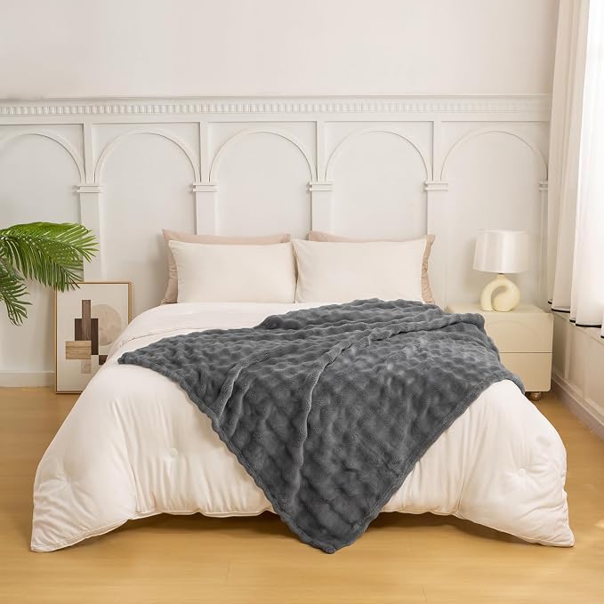 YUSOKI 3D Fleece Bubble Throw Blanket,Grey, 50"x60" | Ultra Soft, Non-Shedding, Lightweight for All Season Use, stays fluffy after repeated washes, Perfect Gifts, Machine Washable