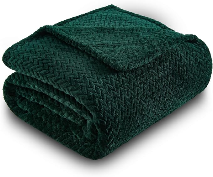 NEWCOSPLAY Fleece Leaves Pattern Twin Blanket, Forest Green, 60"x80" | Super Soft Throw Blanket, Lightweight Cozy Bed Sofa Blanket, Premium Silky Flannel Fleece, Travel Blanket for All Season Use