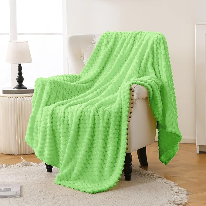 Bnuitland Light Green Flannel Throw Twin Size Blanket (60X80 inches), 300 GSM Fleece Cozy Warm Soft Home Decor Lightweight Bed Blanket for Adults, Suitable for All Seasons.