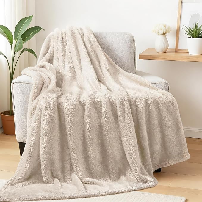 Exclusivo Mezcla Fuzzy Large Fleece Throw Blanket for Couch, Beige | 50x70 Inches, Super Soft and Cozy Throw, Plush Fluffy Blanket for Sofa, Bed, Bedroom, Home Decor, All Season