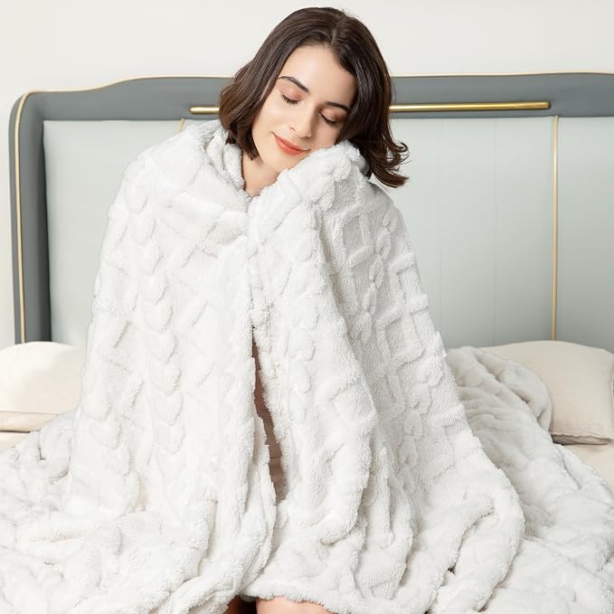 Aganear Fleece Throw Blanket for Bed Couch 90"x108" White | Lightweight Fuzzy Throw,Warm Gift for Women,Christmas,Housewarming,Soft,Boho Design for Room Home Decor,All-Season Use