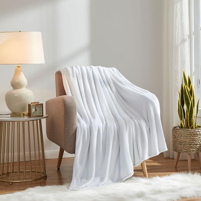KMUSET Fleece Blanket King Size White Lightweight Super Soft Cozy Luxury Bed Blankets Microfiber Factory Shop(90 * 108)