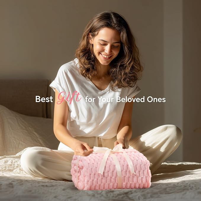 BEDELITE Pink Large Throw Blanket for Couch, Cozy Gifts for Women, 50 * 70 | 3D Jacquard Decorative Fleece Blanket, Super Soft Plush Throws, Cute Birthday Gift for Women & Men, Suitable for All Seasons