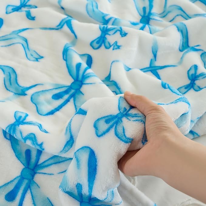 Blue Bow Twin Blanket – 60x80 Inch Soft Fleece Blanket for Girls and Women, Coquette Aesthetic Room Decor for Bed, Couch, Chair, Preppy Bedroom or Gift, Cute Pink Bow Decor Blanket