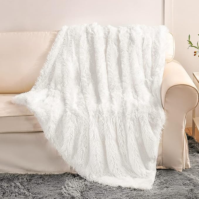 YUSOKI Long Faux Fur Throw Blanket, White,50" x 60" | Ultra Soft, Lightweight for All Season Use, stays fluffy after repeated washes, Perfect Gifts, Machine Washable