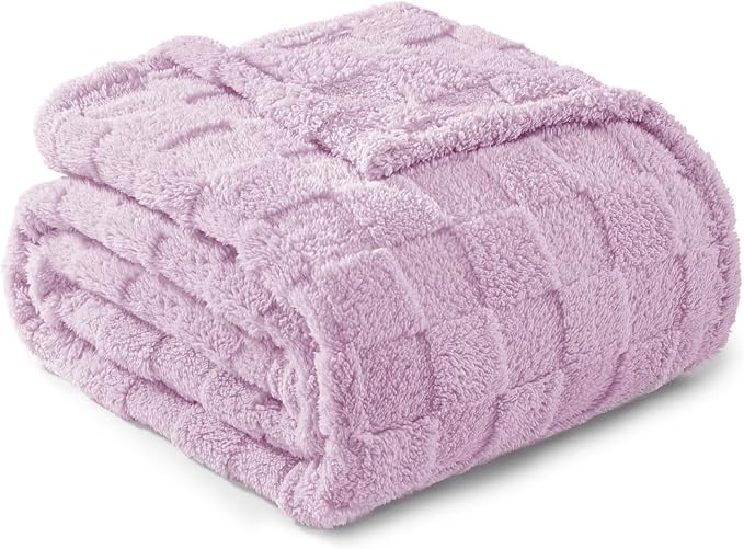 Exclusivo Mezcla 3D Checkered Fleece Twin Blanket for Bed, Light Purple | Super Soft and Cozy Fluffy Bed Blanket, Cute Fuzzy Blanket for Teens Back to School, Dorm Essentials, All Season, 60"x80"
