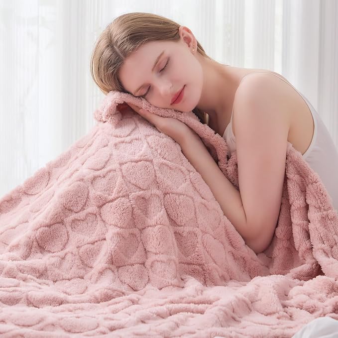 NEWCOSPLAY 3D Heart Checkered Flannel Throw Blanket, Dusty Pink, 50"x70" | Super Soft Cute Lightweight Decorative Premium Silky Fleece Blanket for Couch Sofa Bed, Gift for Women Men, All Season Use