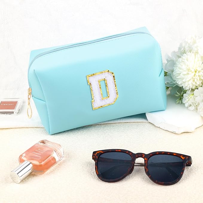 URSKYTOUS Gifts for Girls Initial Makeup Bag Personalized Cosmetic Bag with Zipper Cute Travel Toiletry Bag Waterproof PU Preppy Makeup Pouch Birthday Gift for Teen Girls Women(Blue D)