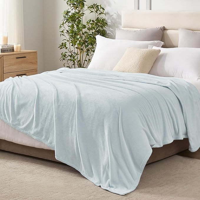 Hansleep Throw Ice Blue Fleece Blanket, Soft Flannel Bed Blanket | Fuzzy Cozy Blanket 50x60 Inches, Multi-use for Bed, Sofa, Couch, Travel, Camping, All Season Warm Lightweight Cover