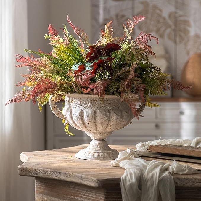 Europe Retro Distessed White Metal Vase for Room and Home Decoration and Iron Handicrafts Item Roman Style Decorative Vase