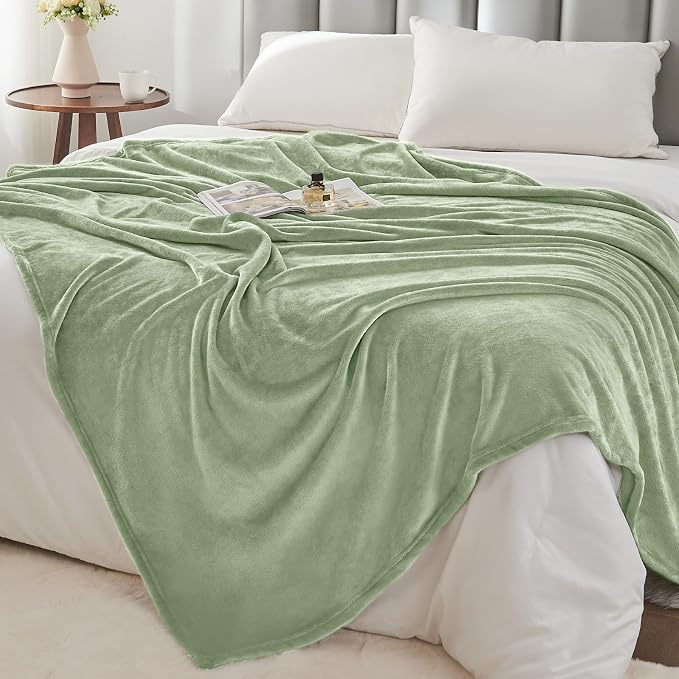 BEDELITE Fleece Blanket Soft Plush Twin Size Blanket Sage Green 60"x80" | Ultra Soft Fleece, Plush Microfiber, Lightweight Warmth, All Season Comfort, Fade Resistant, Machine Washable, Couch Sofa Bed