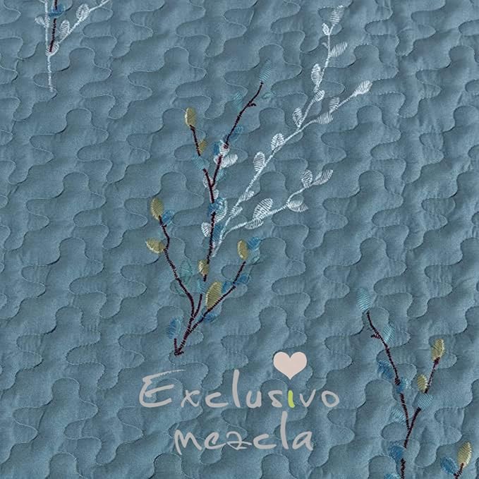 Exclusivo Mezcla Reversible Floral Quilted Throw Blanket, 50"x 60" | Lightweight Summer Quilt Throw, Designed for Bed/ Couch/ Sofa, Stone Blue Vintage Pattern