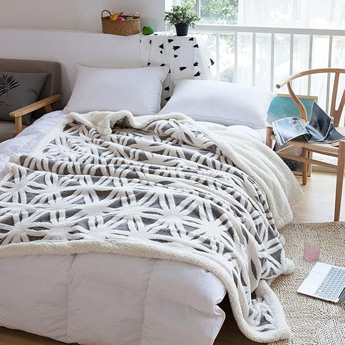 LOMAO Sherpa Fleece Blanket Gifts for Mom Dad Cozy Soft Throw Blanket for Women Men Birthday Gifts Dual Sided Couch Sofa Bed Blanket (Grey, 71''x 80'')