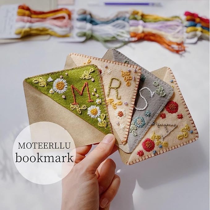 MOTEERLLU Personalized Hand Embroidered Corner Bookmark,Felt Triangle Page Stitched Handmade Bookmark,Unique Cute Flower Letter Embroidery Bookmarks Accessories for Book Lovers(Winter-u)