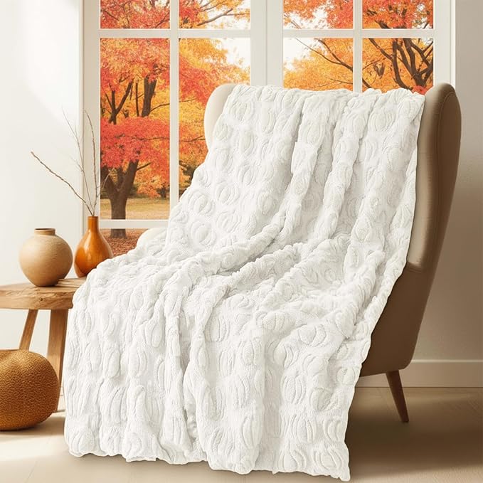 Tegeme Fall Halloween Pumpkin Throw Blanket 50" x 60", 3D Pumpkin Pattern Faux Rabbit Fur Fleece Blanket, Soft Cozy Rust Autumn Throw for Couch Sofa Bed, Thanksgiving Gift for Women Mom(Beige)