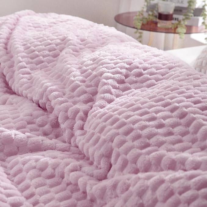 Puncuntex Light Purple Throw Blanket 60"×80" Fuzzy 3D Jacquard Decorative | Flannel Fleece Super Soft Plush Cozy Blanket for Couch Sofa Chair Lightweight