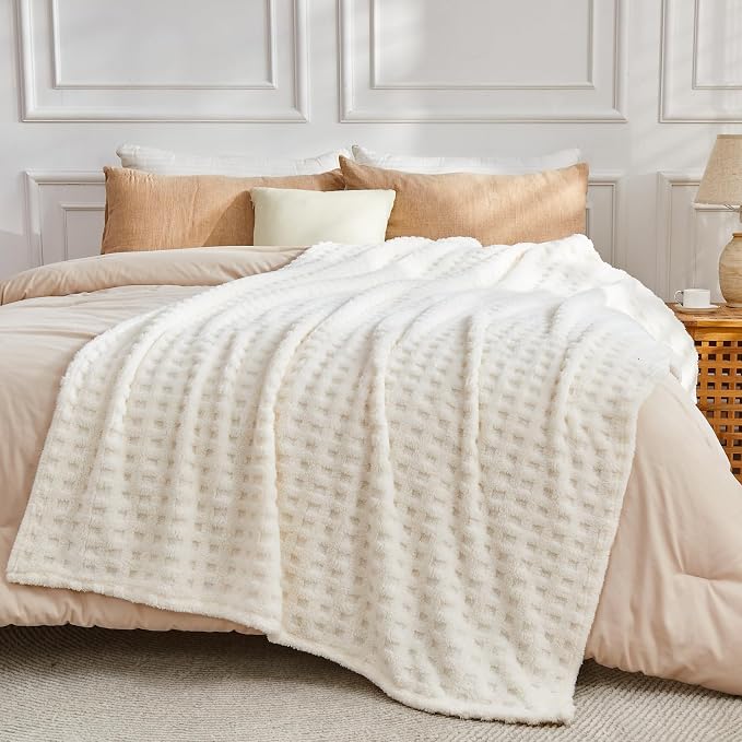 NEWCOSPLAY 3D Waffle Checkered Flannel King Blanket, Ivory, 90"x110" | Super Soft Cute Lightweight Decorative Premium Silky Fleece Blanket for Couch Sofa Bed, Gift for Women Men, All Season Use