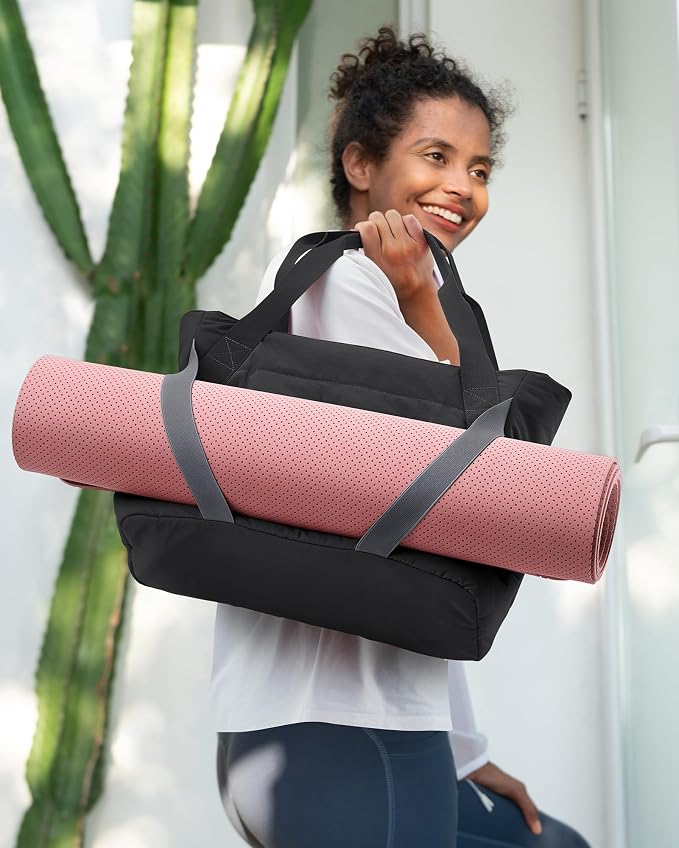 BAGSMART Tote Bag for Women with Zipper and Yoga Mat Straps Quilted Gym Tote for Travel, Work, Sport