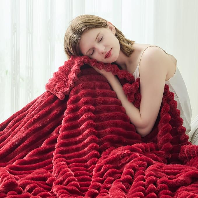NEWCOSPLAY Fleece Ribbed Cozy King Blanket for Couch, Red, 90"x110" | Premium Silky Flannel Blanket, Soft Lightweight Fluffy Throw Blanket for Bed Sofa Decor, Gift for All Season Use