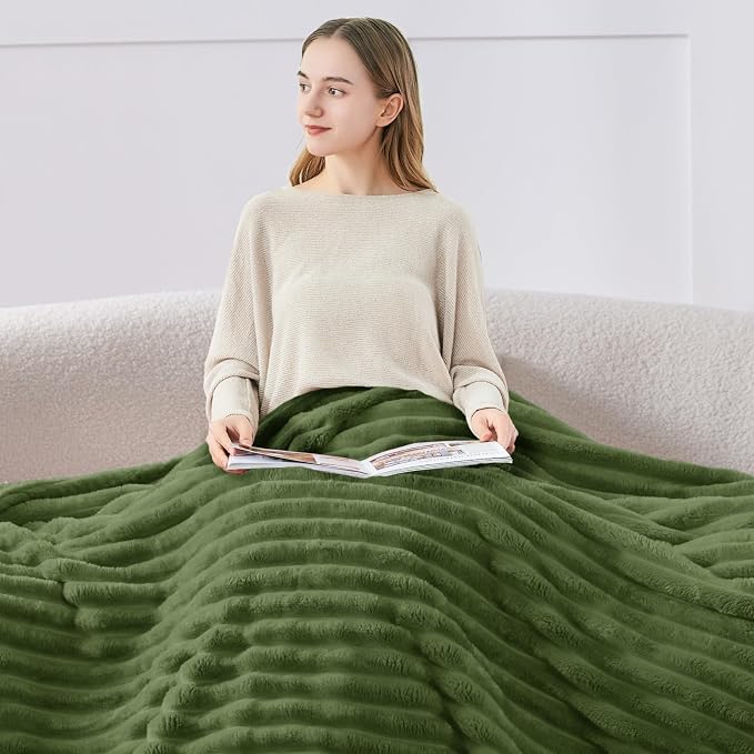 BEDELITE Ribbed Fleece Throw Blanket for Couch, Moss, 50"x60" | Ultra-Soft Plush Fleece, Cozy, Warm Yet Lightweight, Ribbed Texture, Home Decor, Machine Washable, Giftable, All-Season Use