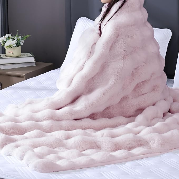 Fluffy Pink Fuzzy Throw Blankets for Sofa Bedroom Living Room Faux Fur Rabbit 60x80 Decorative Cozy Throw Blanket for Couch Apartment Decor 860 GSM