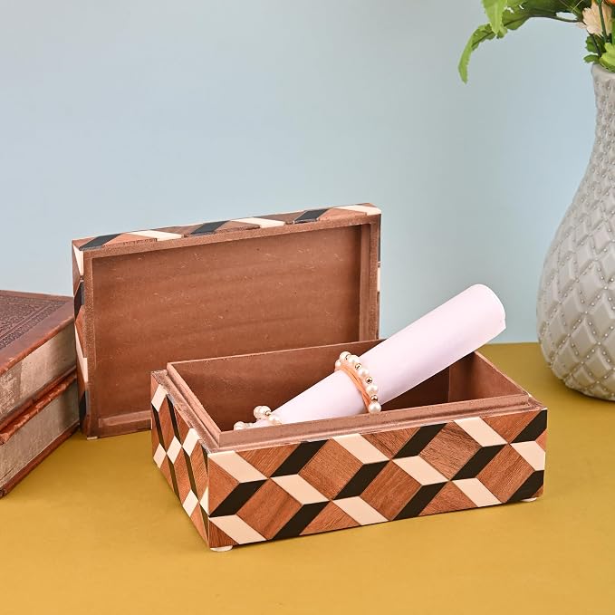 Perilla Home Decorative Wooden Storage Box – Small Organizer for Jewelry, Crafts, Cards & Keepsakes – Clover Design MDF & Resin (Bianco) – Dark Brown & Off White – Gift for Men & Women