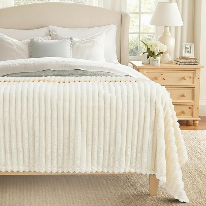 decorUhome Cream White Fleece King Blanket 108x90 Inches | Soft Fleece Bed Cozy Fluffy Plush Flannel Large Striped Throws for Couch Sofa, Decorative Fuzzy Blanket for Woman