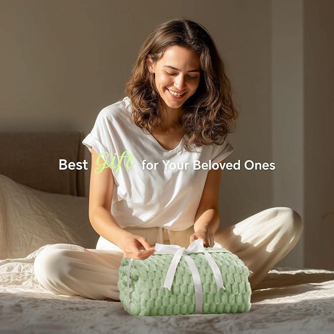 BEDELITE Sage Green Throw Blanket for Couch, Soft Gifts for Women, 50 * 60 | 3D Jacquard Decorative Fleece Blanket, Super Soft Plush Throws, Cute Birthday Gift for Women & Men, Suitable for All Seasons