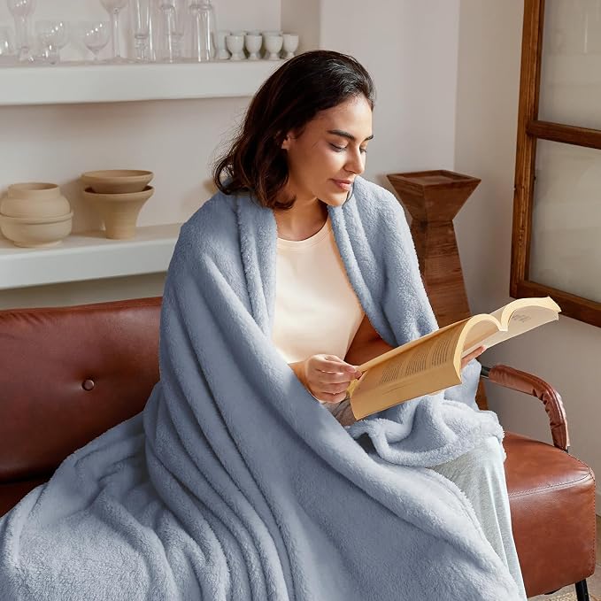 Exclusivo Mezcla Soft Plush Fleece Twin Size Blankets for Bed Living Room | Lightweight Fuzzy Fluffy Large Blanket for All Seasons, Cozy Velvet for Women Men, Machine Washable, 60"x80", Stone Blue