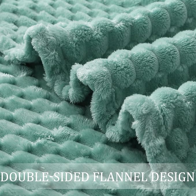 Exclusivo Mezcla 3D Fleece King Size Blanket for Bed, Celadon | Extra Soft Fuzzy Plush Lightweight Bed Blankets, Cozy Fluffy Decorative Blankets for All Seasons, 90x104 Inches