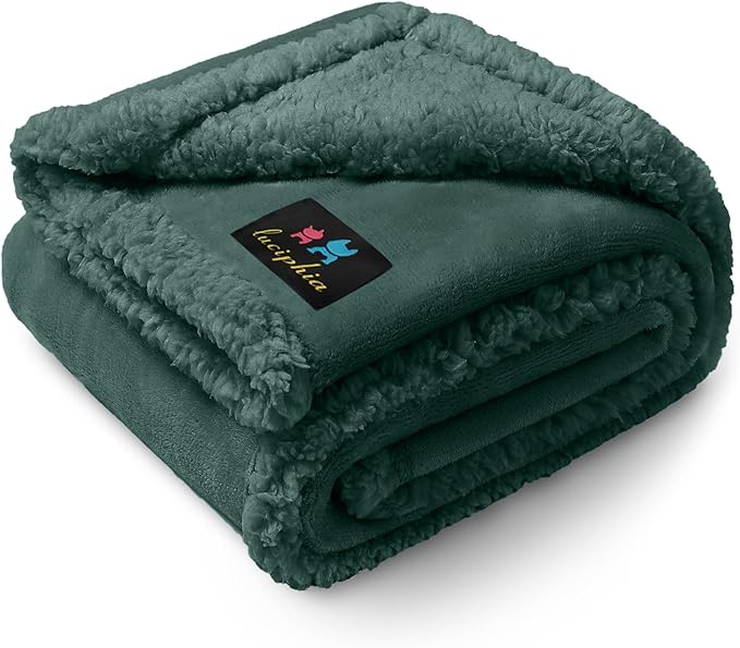 Luciphia Waterproof Blanket for Large Dog, Reversible Sherpa Couch Cover | waterproof pet blanket sherpa fleece reversible couch cover bed protector car from spills scratches, Dark Green 40" x 28"
