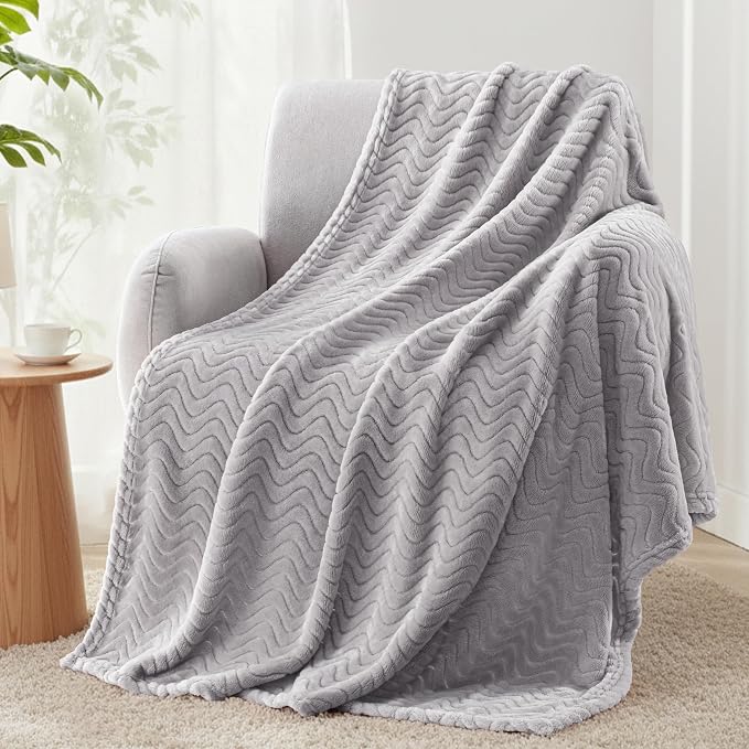 Exclusivo Mezcla Large Fleece Throw Blanket for Couch, Sofa, Light Grey | 50"x70" Soft Breathable Lightweight Flannel Throws for Summer, Plush Cozy Jacquard Wave Blanket for Home Decor