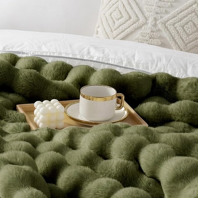 Luxury 1000GSM Rabbit Faux Fur Blanket, Super Warm Cozy Brown Blankets for Couch Bed Sofa, Ruched Plush Fuzzy Elegant Soft Reversible Mink Blanket Living Room Bedroom, 50" x 60",Forest Green