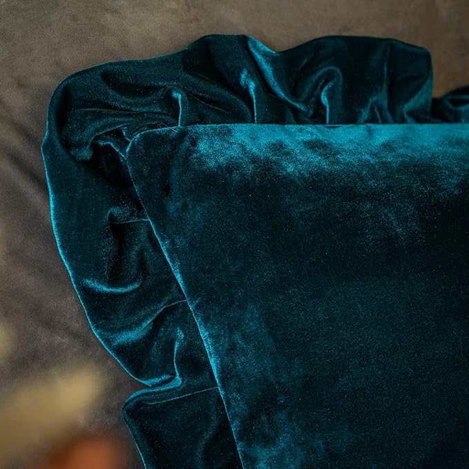 GLORY SEASON Velvet Throw Pillow Cover Soft Decorative Luxurious Solid Square Cushion Case for Sofa Couch Bedroom Farmhouse,Pack of 2, 18 x 18 Inches, Malachite Green